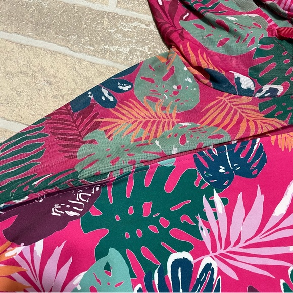 Guess lightweight pullover pink tropical NWT XL - Picture 3 of 5